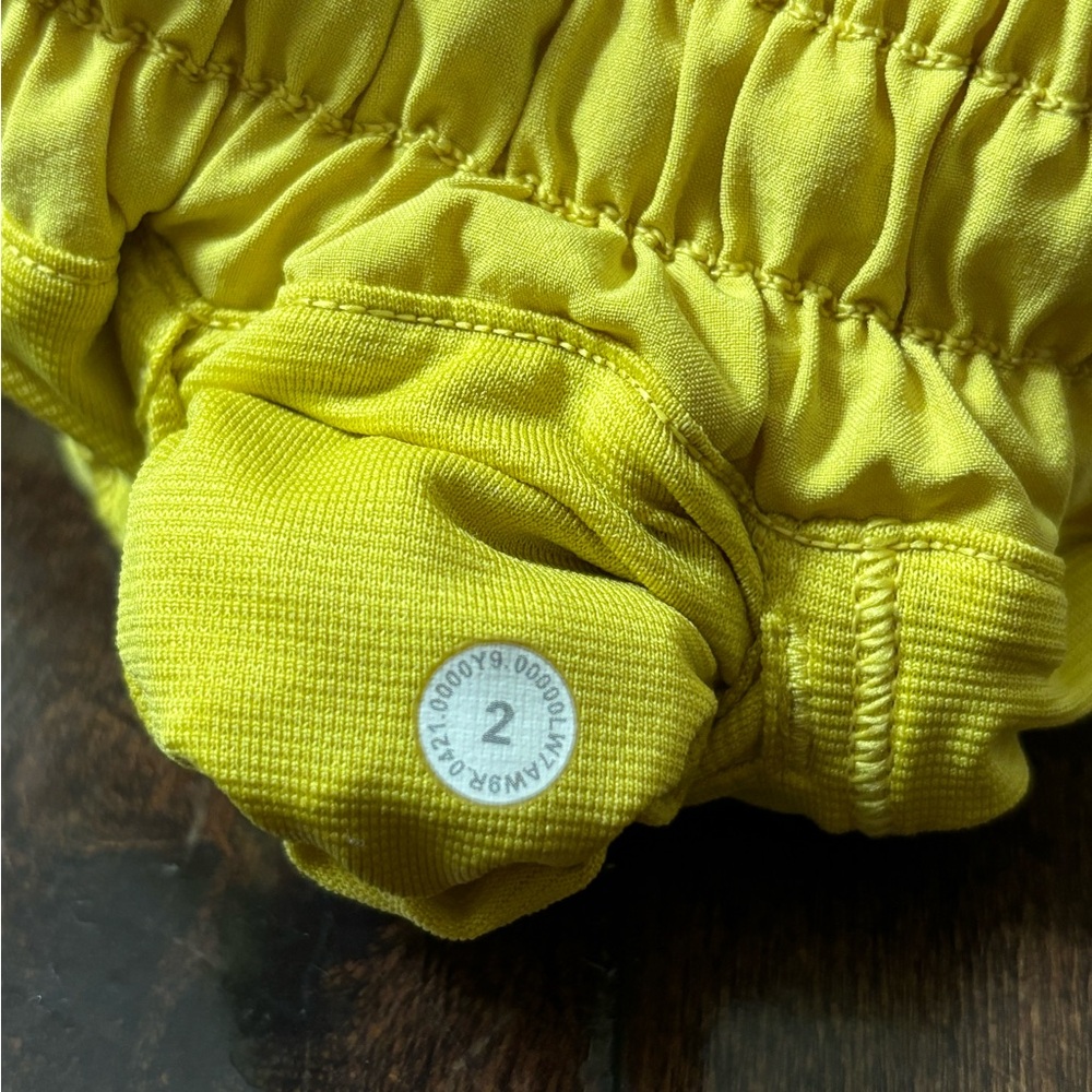 Lululemon Hotty Hot Low-Rise Lined Short 2.5” Pink, Orange, Yellow, Blue Size 2 - Picture 11 of 14